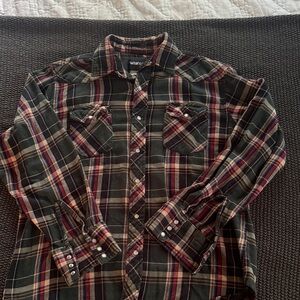 Wrangler Dark Green Plaid Button-Down Flannel Shirt with Red Accents